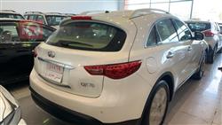 Infiniti QX70